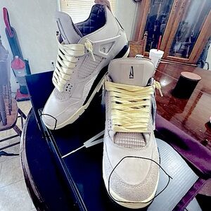 Men's Stylish Sneakers in Cream and Gray